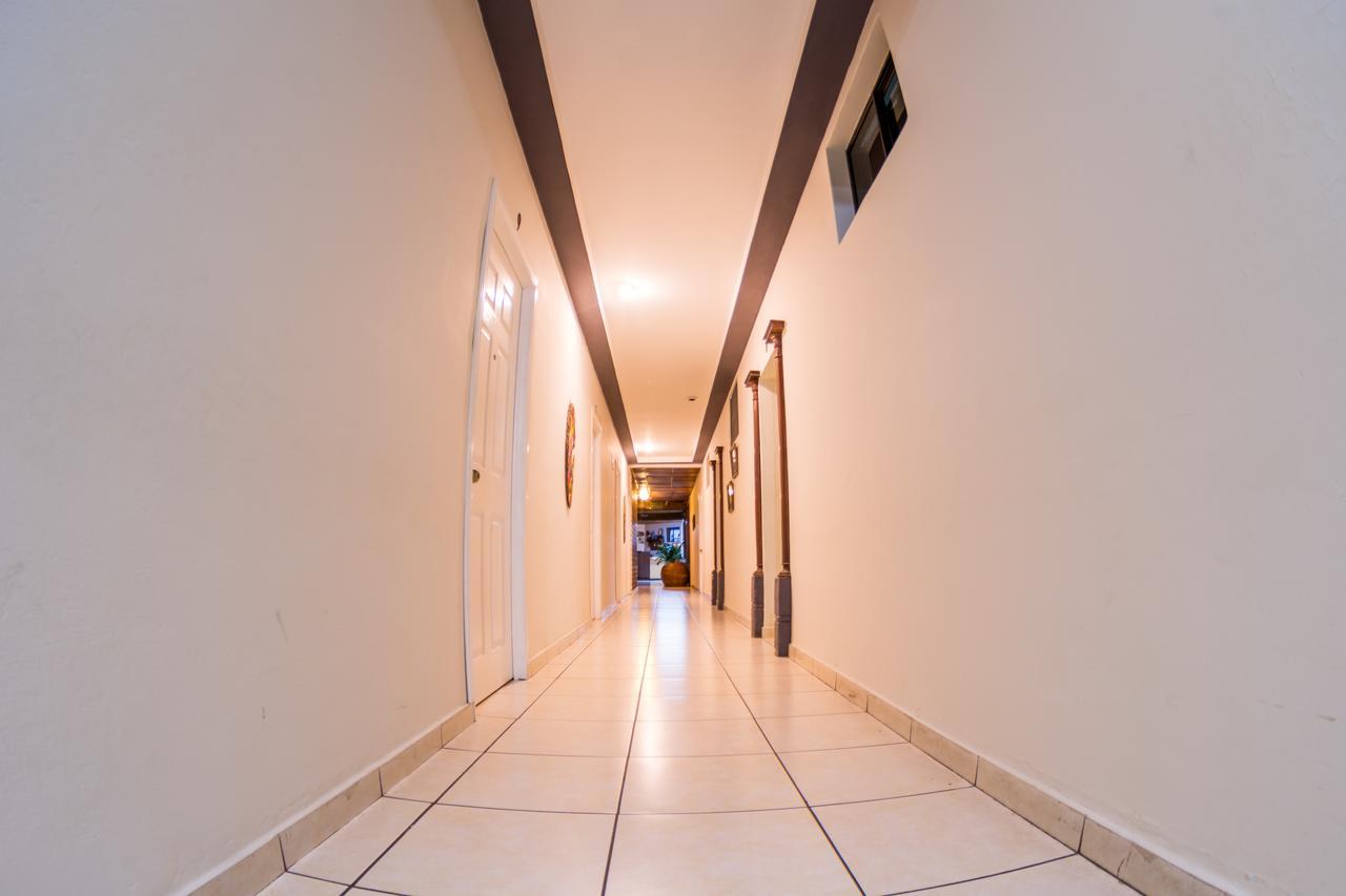 Hotel Meson De Maria Antiguo Cuscatlán Esterno foto