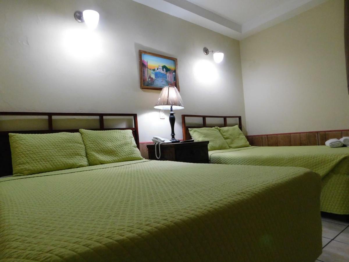 Hotel Meson De Maria Antiguo Cuscatlán Esterno foto