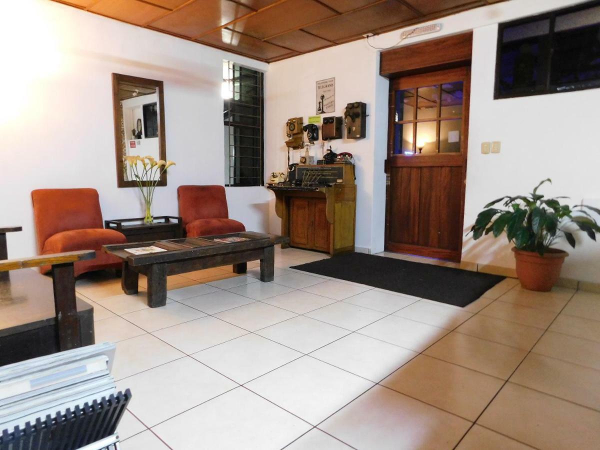 Hotel Meson De Maria Antiguo Cuscatlán Esterno foto