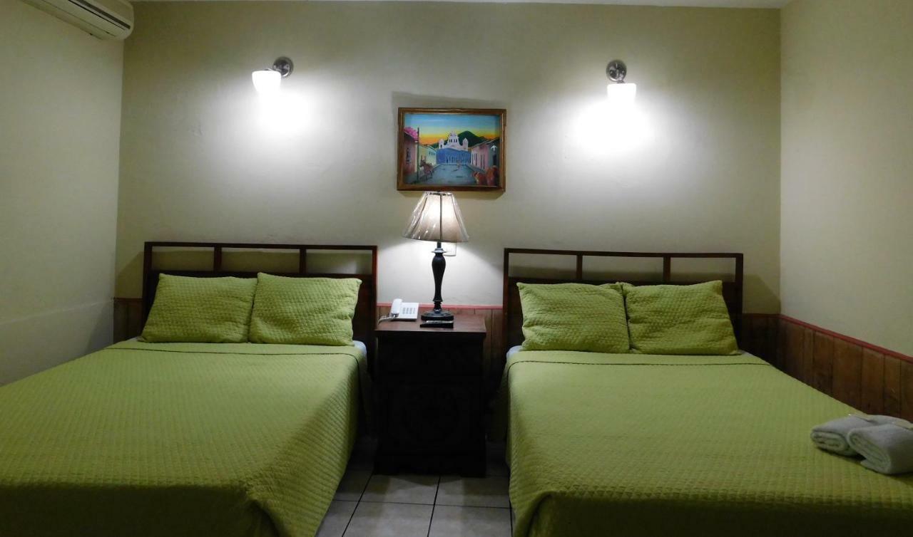 Hotel Meson De Maria Antiguo Cuscatlán Esterno foto