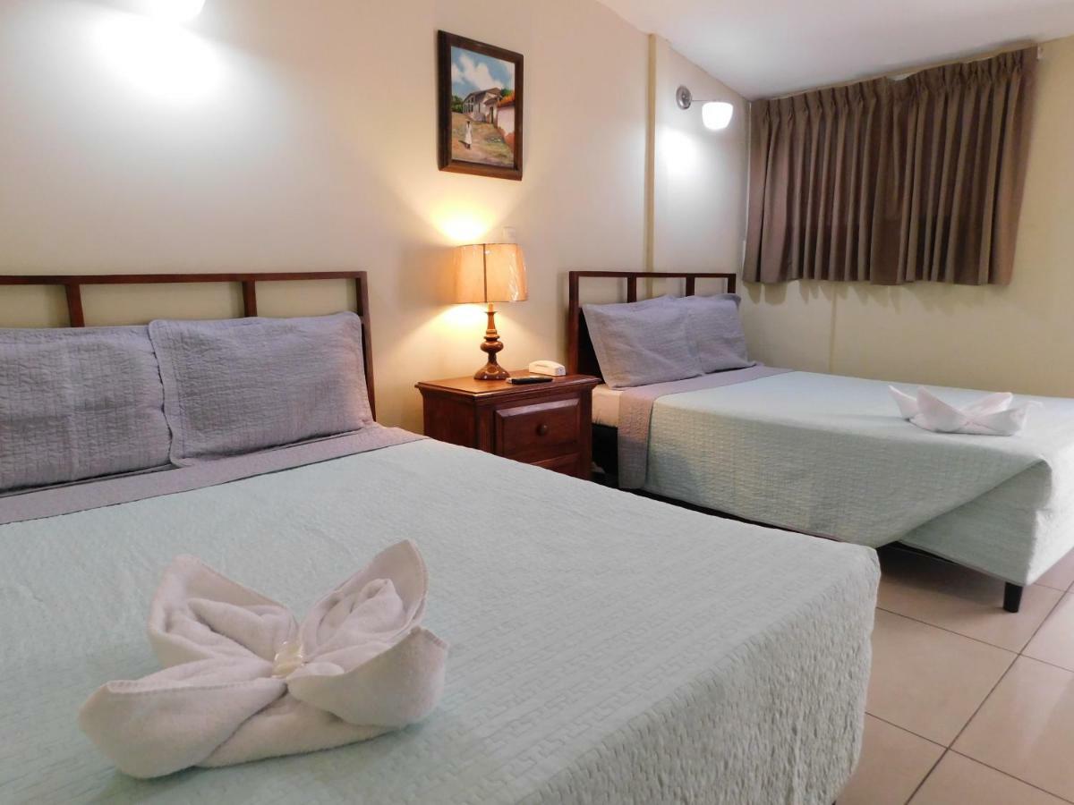 Hotel Meson De Maria Antiguo Cuscatlán Esterno foto